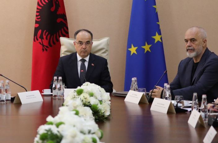 Arresti i Vlora Hysenit, mbyllet pas 1 ore mbledhja e Këshillit të Sigurisë Kombëtare! Kush mori pjesë në tryezën e thirrur nga Presidenti