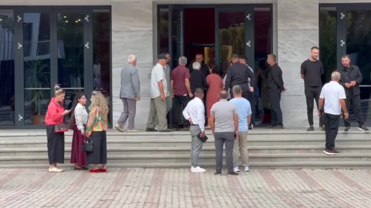 Bashkia e Maliqit përballë shkrirjes/ Banorët kundër bashkimit me Korçën: A do t’i shkelë kryetari të gjitha fshatrat?