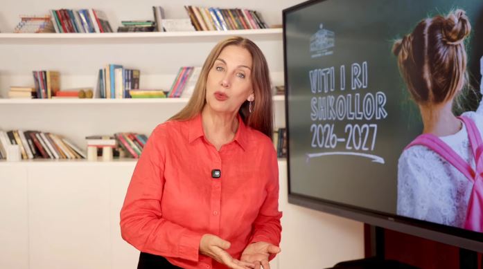 Nis viti i ri shkollor, 25 mijë nxënës ulen për herë të parë! Mesazhi i ministres së Arsimit