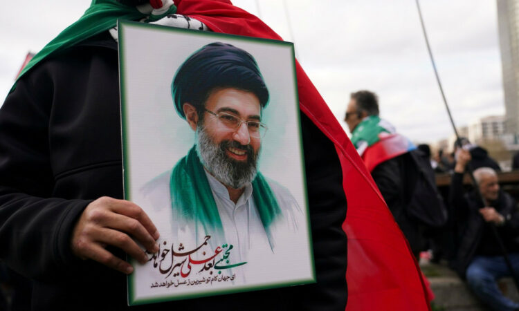 Mojtaba Khamenei, gjashtë muaj në krye të Iranit, por ende në hije! Kush e drejton realisht Republikën Islamike?
