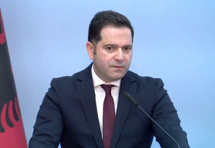 Ngërçi me pagat, gjyqtarët kallëzojnë penalisht ministrin e Financave Petrit Malaj