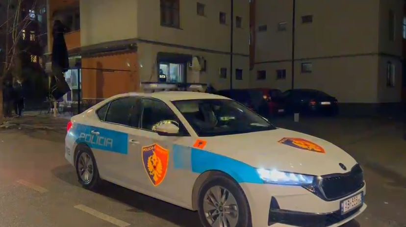 U plagos me thikë gjatë një konflikti në Tiranë, ndërron jetë në spital 49-vjeçari