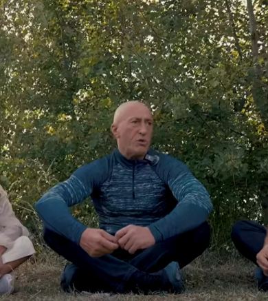 “Lufta ka qenë shumë e dhimbshme”, Ramush Haradinaj rrëfen momentet e vështira nga vrasja e të vëllait: Nuk e pranoja dot, ishte e rëndë