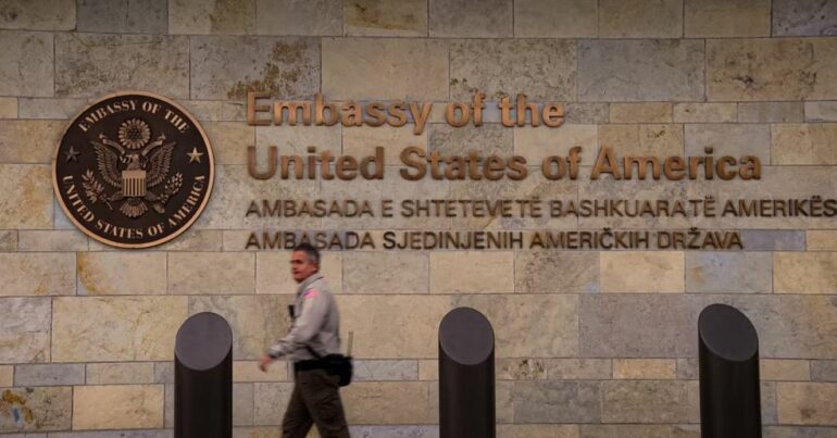 Ambasada amerikane: Presim të punojmë me Qeverinë dhe Kuvendin e ri të Kosovës për prioritetet e përbashkëta