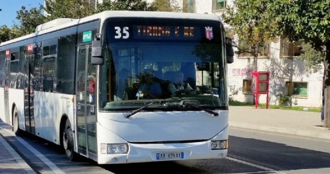 Qeveria subvencion 3-mujor për naftën, rikthehet normaliteti me transportin publik, autobusët me kapacitet të plotë