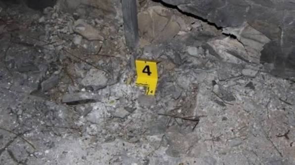 Tritol gjatë natës në oborrin e një banese në Shijak