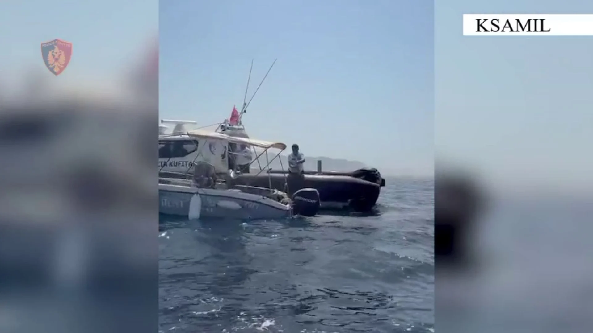 Përfshihet nga flakët mjeti lundrues në Ksamil, policia shpëton katër turistët gjermanë