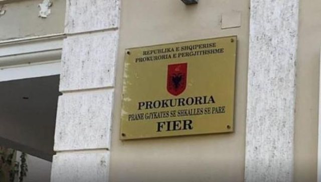 Dyshohet për falsifikim pronash dhe pastrim parash/ Prokuroria e Fierit sekuestron 2.6 mln euro dhe një “Bentley”