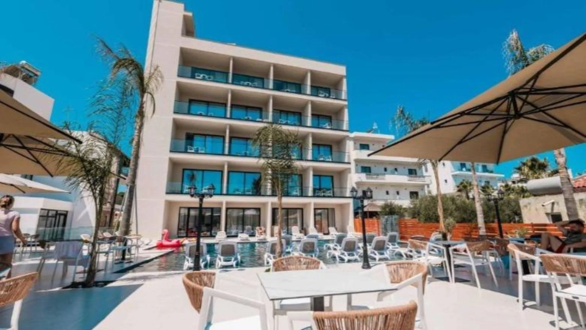 Hiqet sekuestro e hotelit në Sarandë, gjykata: Ka leje ndërtimi dhe numër të ndryshëm pasurie nga prona për të cilin Prokuroria kërkoi sekuestrim